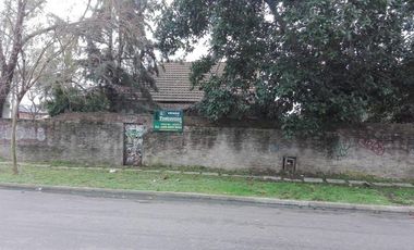 CASA EN VENTA CON 4 LOTES APTA CREDITO