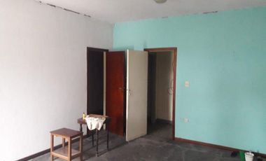 CASA EN VENTA CON 4 LOTES APTA CREDITO