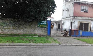 CASA EN VENTA CON 4 LOTES APTA CREDITO