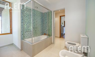 Casa en venta en Monte Grande - zona residencial