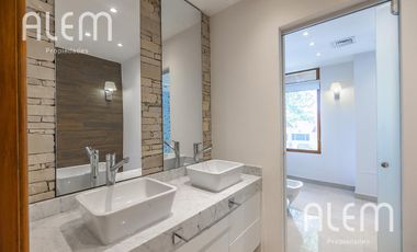 Casa en venta en Monte Grande - zona residencial