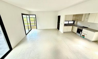 Venta casa de 2 dormitorios con piscina en EcoTierra, Pueblo Esther