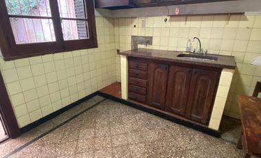 Casa de 3 ambientes en venta en Quilmes Oeste