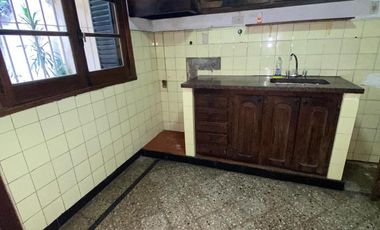 Casa de 3 ambientes en venta en Quilmes Oeste