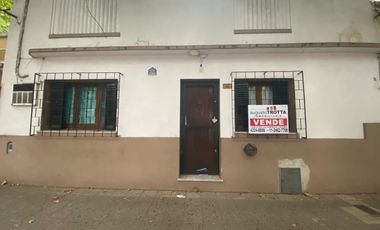 Casa de 3 ambientes en venta en Quilmes Oeste
