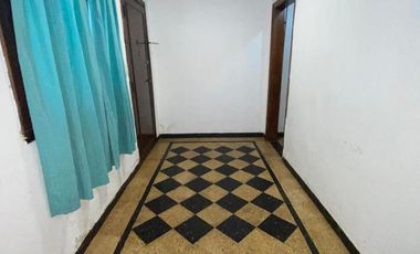 Casa de 3 ambientes en venta en Quilmes Oeste