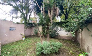 Casa de 3 ambientes en venta en Quilmes Oeste