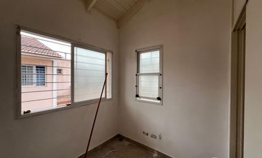 Departamento PH tres ambientes planta baja con cochera en Venta en Bernal
