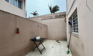 Departamento PH tres ambientes planta baja con cochera en Venta en Bernal