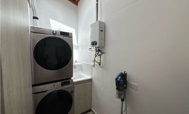 SE VENDE CASA EN LA CEJA EN UNIDAD CERRADA AGUA FRESCA CERCA AL VIVA