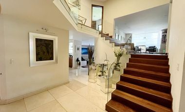 VENTA CASA AMUEBLADA BOSQUES DE LAS LOMAS