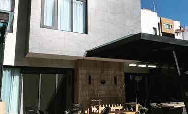 VENDO HERMOSA CASA AMUEBLADA DE SUPER LUJO EN INTERLOMAS