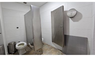 ARRIENDO EDIFICIO DE OFICINAS EN ZONA URBANA DE CHIA (IC)