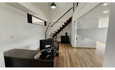 ARRIENDO EDIFICIO DE OFICINAS EN ZONA URBANA DE CHIA (IC)