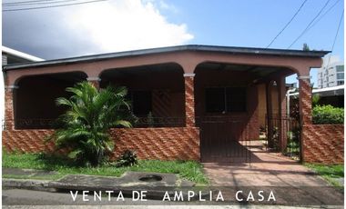 OPORTUNIDAD DE VIVIR EN LA CIUDAD CASA EN VENTA DE 305 m2