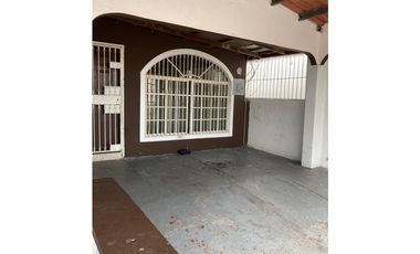 ALQUILO CASA EN COLINAS DE DORASOL