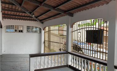 ALQUILO CASA EN COLINAS DE DORASOL