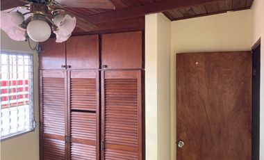 ALQUILO CASA EN COLINAS DE DORASOL