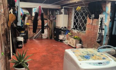 🏠 ¡Oportunidad! Amplia Casa Con 4 Habitaciones Y Patio Cubierto
