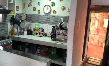 🏠 ¡Oportunidad! Amplia Casa Con 4 Habitaciones Y Patio Cubierto