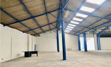 Venta de Nave Industrial, Comercial o Logítica en Cuenca 2510m²