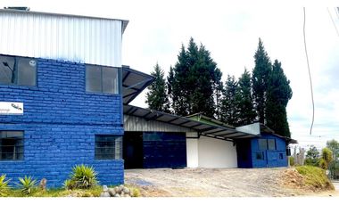 Venta de Nave Industrial, Comercial o Logítica en Cuenca 2510m²