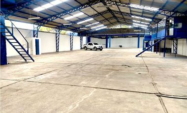 Venta de Nave Industrial, Comercial o Logítica en Cuenca 2510m²