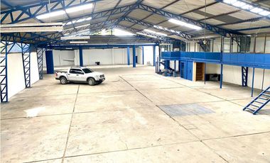 Venta de Nave Industrial, Comercial o Logítica en Cuenca 2510m²