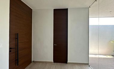 OLIVIA || EXCELENTE RESIDENCIA EN VENTA O RENTA DE GRAN TAMAÑO MUY BIEN UBICADA AL NORTE DE LA CIUDAD DE MERIDA EN CONKAL, EN PRIVADA EXCLUSIVA