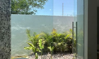 OLIVIA || EXCELENTE RESIDENCIA EN VENTA O RENTA DE GRAN TAMAÑO MUY BIEN UBICADA AL NORTE DE LA CIUDAD DE MERIDA EN CONKAL, EN PRIVADA EXCLUSIVA