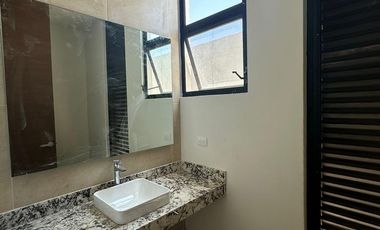 OLIVIA || EXCELENTE RESIDENCIA EN VENTA O RENTA DE GRAN TAMAÑO MUY BIEN UBICADA AL NORTE DE LA CIUDAD DE MERIDA EN CONKAL, EN PRIVADA EXCLUSIVA