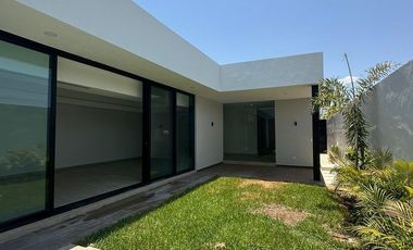 OLIVIA || EXCELENTE RESIDENCIA EN VENTA O RENTA DE GRAN TAMAÑO MUY BIEN UBICADA AL NORTE DE LA CIUDAD DE MERIDA EN CONKAL, EN PRIVADA EXCLUSIVA