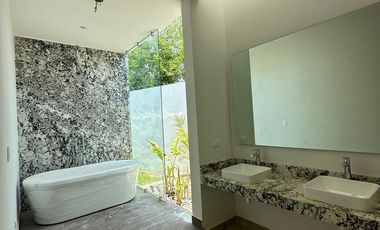 OLIVIA || EXCELENTE RESIDENCIA EN VENTA O RENTA DE GRAN TAMAÑO MUY BIEN UBICADA AL NORTE DE LA CIUDAD DE MERIDA EN CONKAL, EN PRIVADA EXCLUSIVA