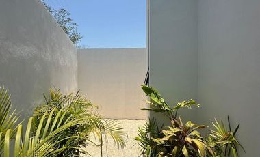 OLIVIA || EXCELENTE RESIDENCIA EN VENTA O RENTA DE GRAN TAMAÑO MUY BIEN UBICADA AL NORTE DE LA CIUDAD DE MERIDA EN CONKAL, EN PRIVADA EXCLUSIVA