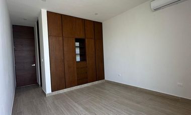 OLIVIA || EXCELENTE RESIDENCIA EN VENTA O RENTA DE GRAN TAMAÑO MUY BIEN UBICADA AL NORTE DE LA CIUDAD DE MERIDA EN CONKAL, EN PRIVADA EXCLUSIVA