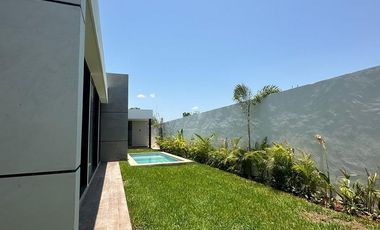 OLIVIA || EXCELENTE RESIDENCIA EN VENTA O RENTA DE GRAN TAMAÑO MUY BIEN UBICADA AL NORTE DE LA CIUDAD DE MERIDA EN CONKAL, EN PRIVADA EXCLUSIVA
