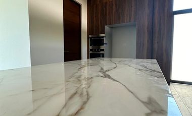 OLIVIA || EXCELENTE RESIDENCIA EN VENTA O RENTA DE GRAN TAMAÑO MUY BIEN UBICADA AL NORTE DE LA CIUDAD DE MERIDA EN CONKAL, EN PRIVADA EXCLUSIVA