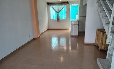 Casa en renta en Rinconada del Valle, 2 rec.  cerca del  P. Industrial Toluca 2000 y Lerma
