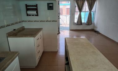 Casa en renta en Rinconada del Valle, 2 rec.  cerca del  P. Industrial Toluca 2000 y Lerma
