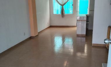 Casa en renta en Rinconada del Valle, 2 rec.  cerca del  P. Industrial Toluca 2000 y Lerma