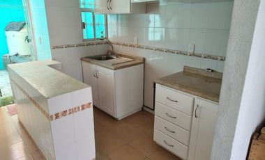 Casa en renta en Rinconada del Valle, 2 rec.  cerca del  P. Industrial Toluca 2000 y Lerma