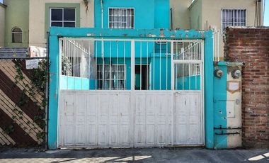 Casa en renta en Rinconada del Valle, 2 rec.  cerca del  P. Industrial Toluca 2000 y Lerma