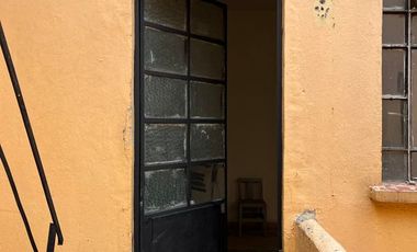 CASA DE DEPARTAMENTOS ENVENTA