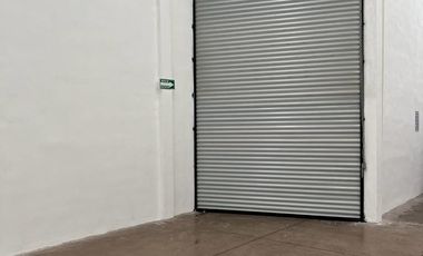 Predio en Venta con Bodegas Comerciales