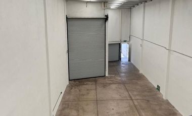 Predio en Venta con Bodegas Comerciales