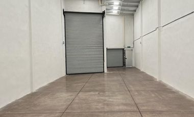 Predio en Venta con Bodegas Comerciales