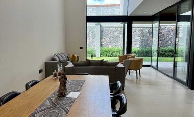 Venta de Casa en Querétaro, Altozano el Nuevo Querétaro, Moderna, Club Deportivo