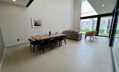 Venta de Casa en Querétaro, Altozano el Nuevo Querétaro, Moderna, Club Deportivo