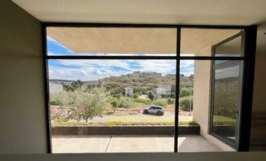 Venta de Casa en Querétaro, Altozano el Nuevo Querétaro, Moderna, Club Deportivo