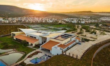 Venta de Casa en Querétaro, Altozano el Nuevo Querétaro, Moderna, Club Deportivo